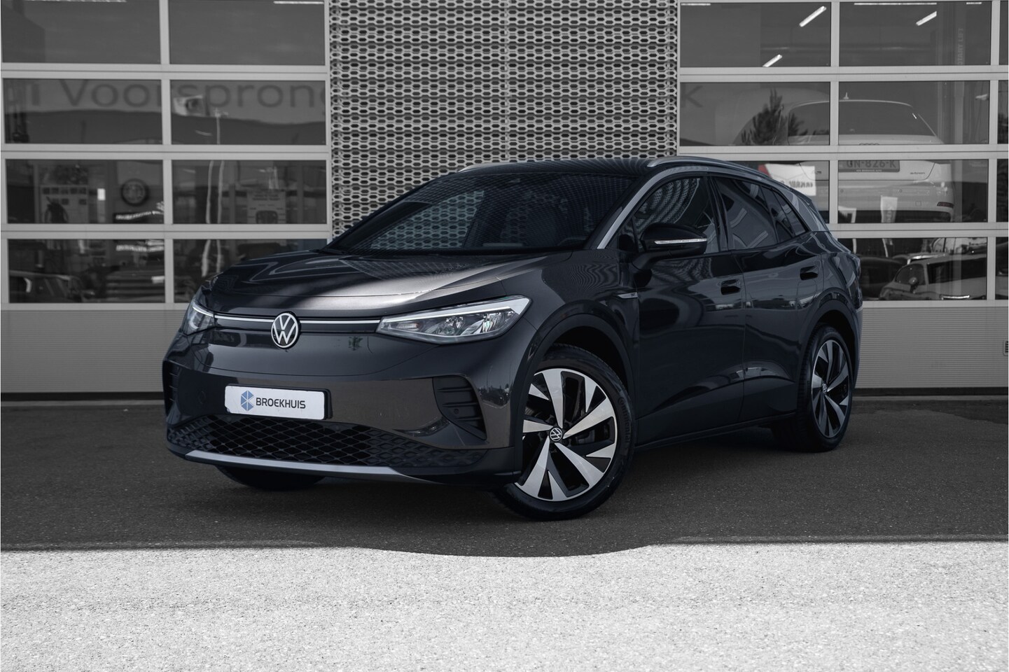 Volkswagen ID.4 - Max 77 kWh | Zwenkbare Trekhaak | Camera | Carplay | Stoelverwarming - AutoWereld.nl