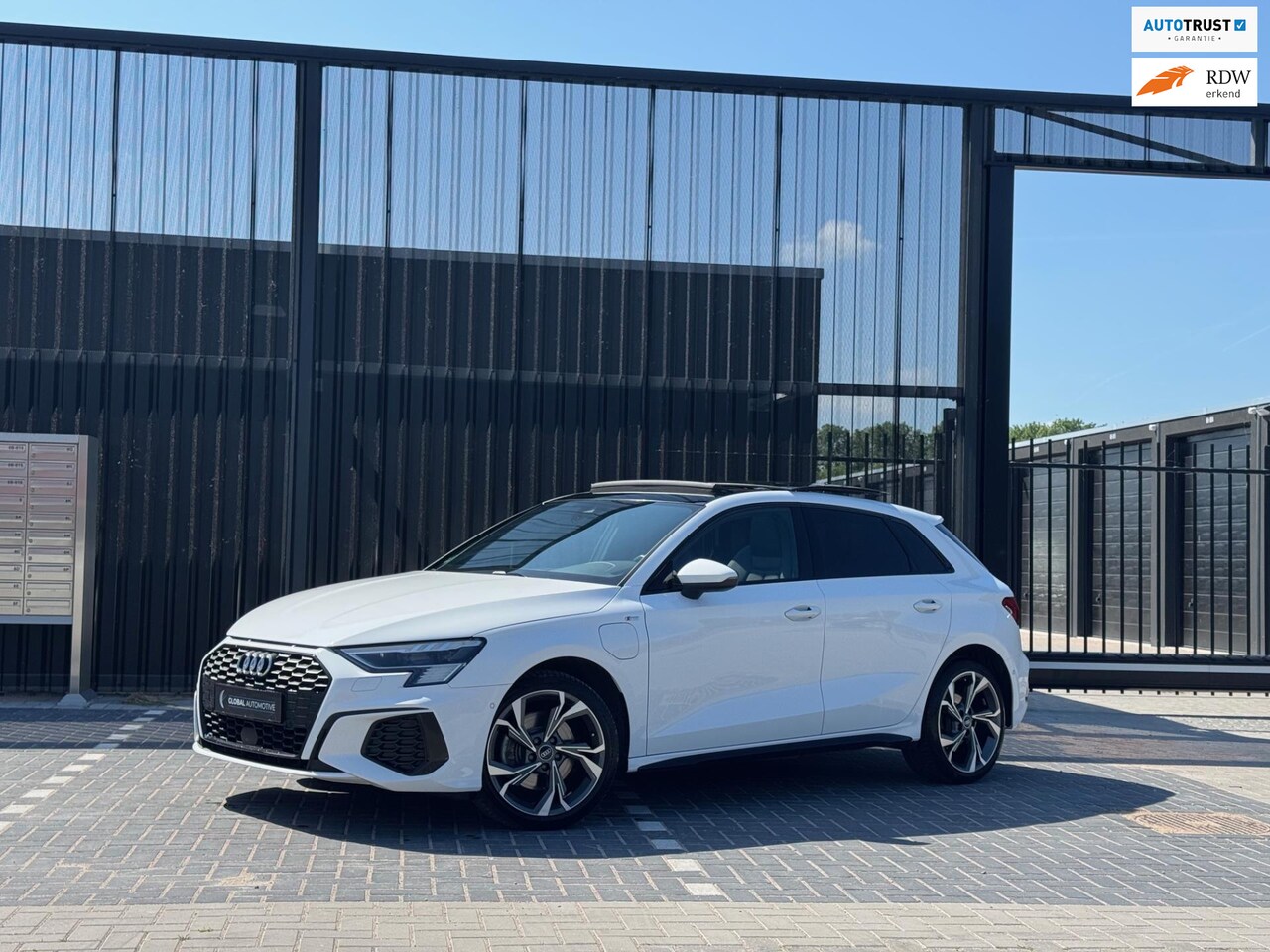 Audi A3 Sportback - 40 TFSI e S LINE - 204 PK - SCHUIFDAK - 1 EIGENAAR - ELEK STOELEN - 18'' - AutoWereld.nl