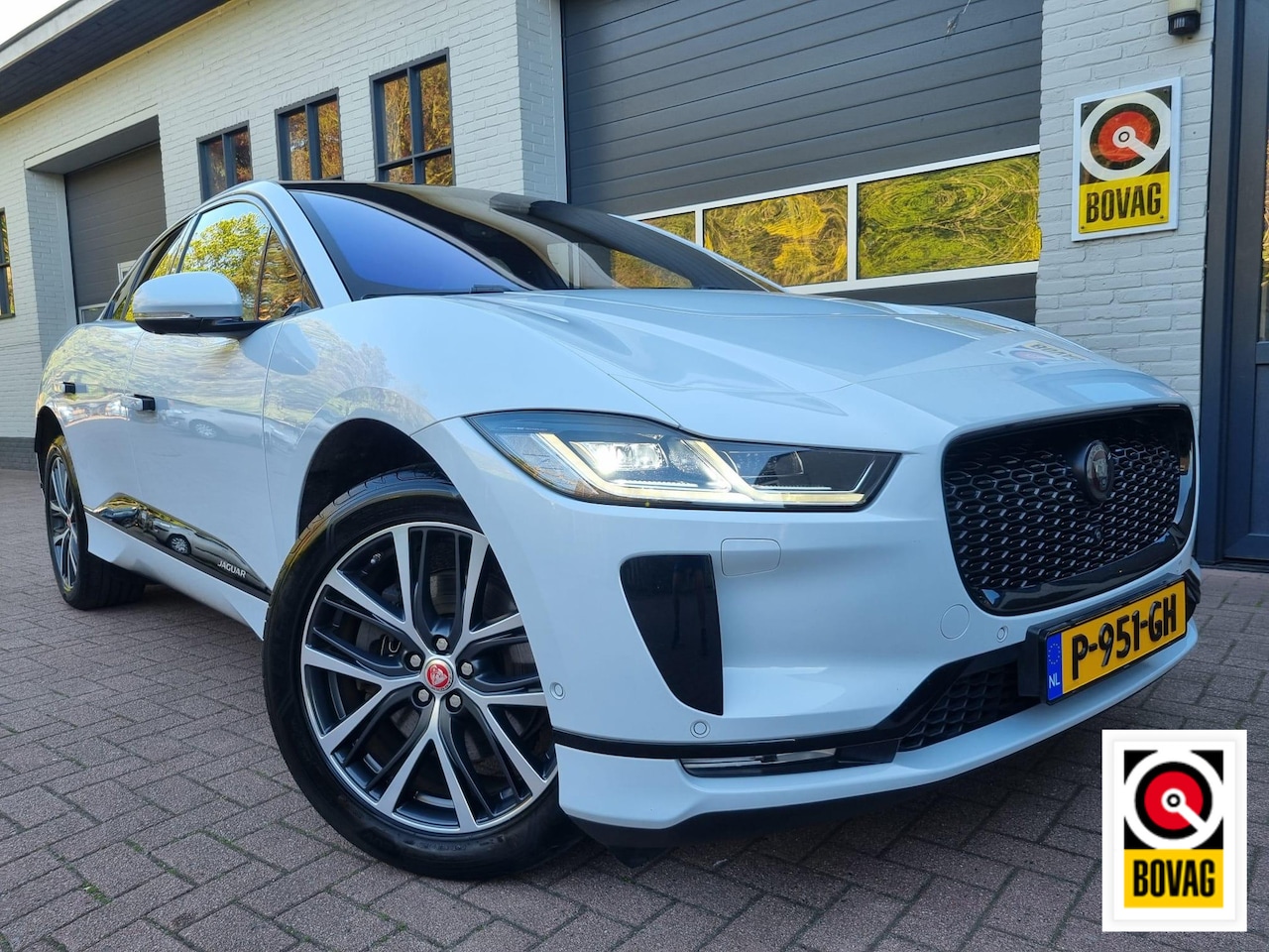 Jaguar I-PACE - EV400 SE 90 kWh / Nieuwe accu! / Panorama / Head up / Luchtvering / 360 Camera / Surround - AutoWereld.nl