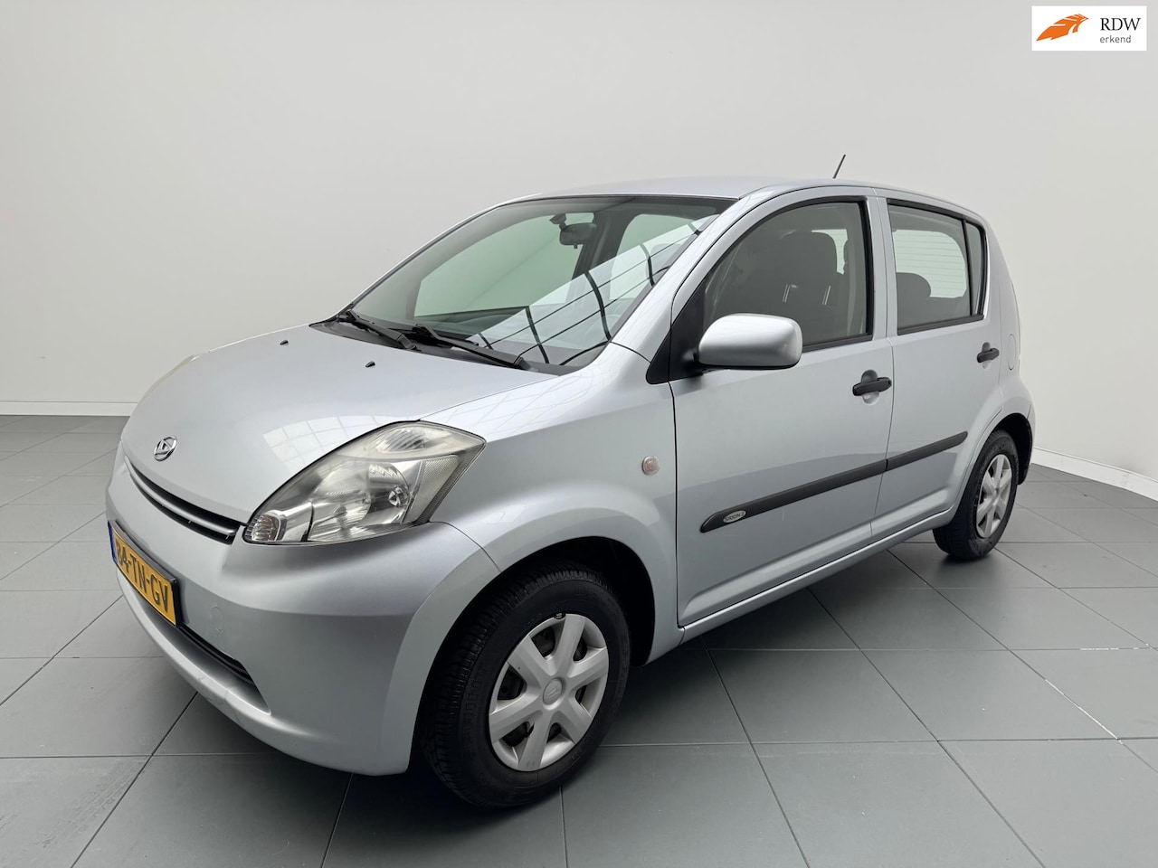 Daihatsu Sirion 2 - 1.0-12V Trend 69 Pk 5 deurs Airco Nap - AutoWereld.nl