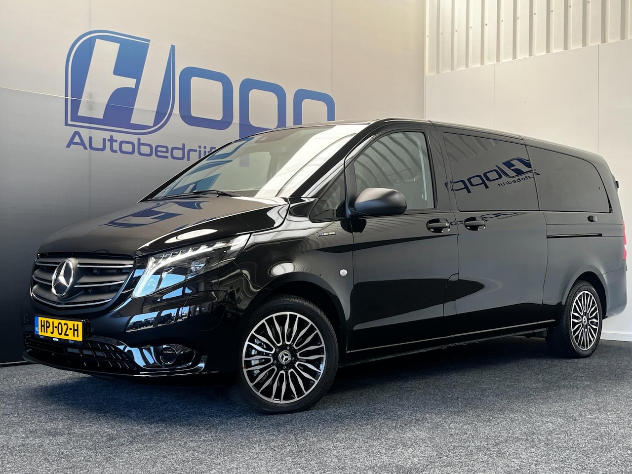 Mercedes-Benz eVito Tourer - PRO L3 90 kWh - 9-pers. - Camera - Leer - 2x schuifdeur - 2x achterdeur - Incl. Garantie - AutoWereld.nl