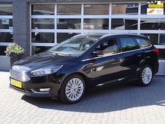 Ford Focus Wagon - 1.5 Titanium, dealeronderhouden, Trekhaak etc