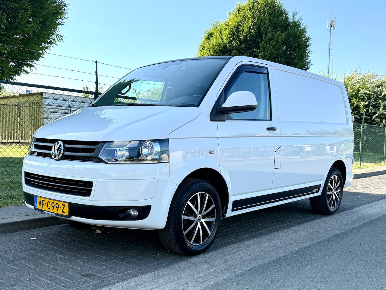Volkswagen Transporter - 2.0 TDI L1H1 Edition 103 kW WEBASTO - AutoWereld.nl