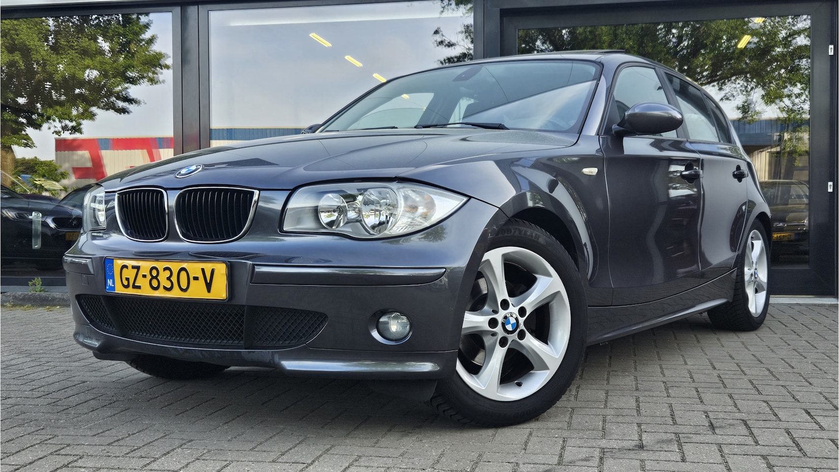 BMW 1-serie - 116i Executive + SCHUIFDAK + KLIMA + LM VELGEN + CRUISE - AutoWereld.nl