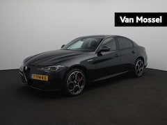Alfa Romeo Giulia - 2.0 T GME AWD Veloce 280pk AWD Q4 | Leer | Navigatie | Parkeersensoren | Camera | LMV 19"