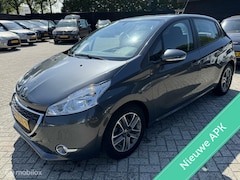 Peugeot 208 - 1.6 e-HDi Blue Lease 5 DEURS / AIRCO / NAVI / CRUISE