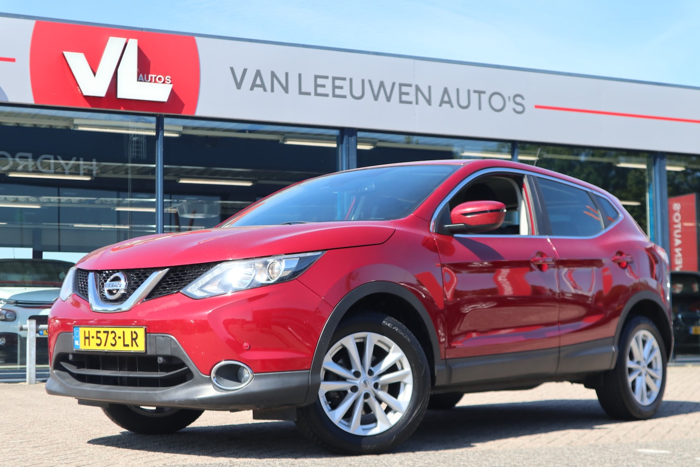 Nissan Qashqai - 1.2 Acenta | Trekhaak | Climate control | Stoelverwarming | Navigatie | Airco | - AutoWereld.nl