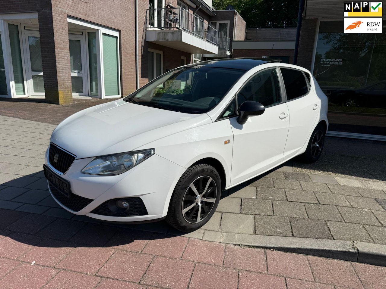 Seat Ibiza - 1.4 Sport airco panoramada kcruisecontr lm velgen el ramen 94849 km - AutoWereld.nl