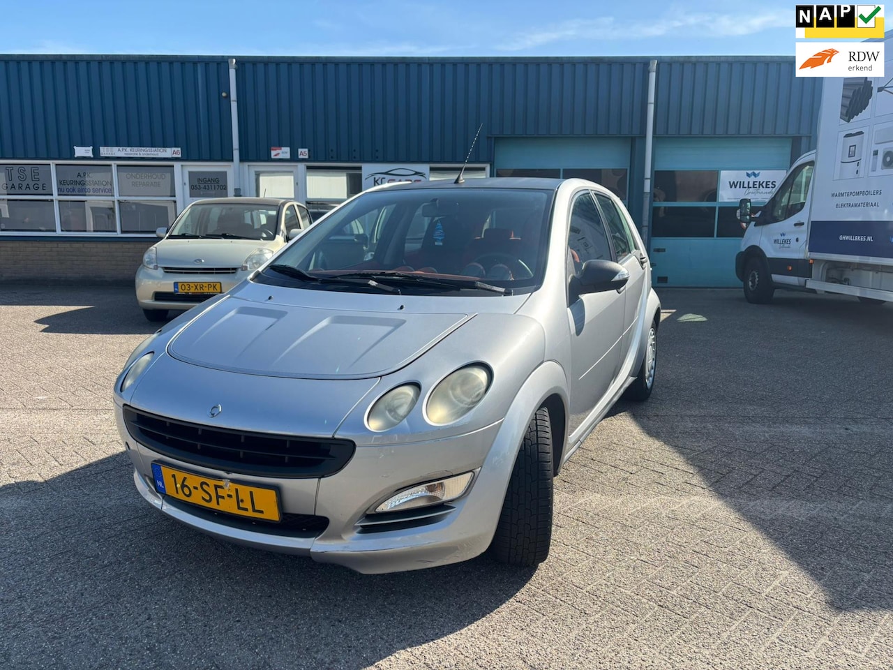 Smart Forfour - 1.3 pulse / Nieuwe APK / Trekhaak / EL Ramen / 5 Deurs / Radio - AutoWereld.nl