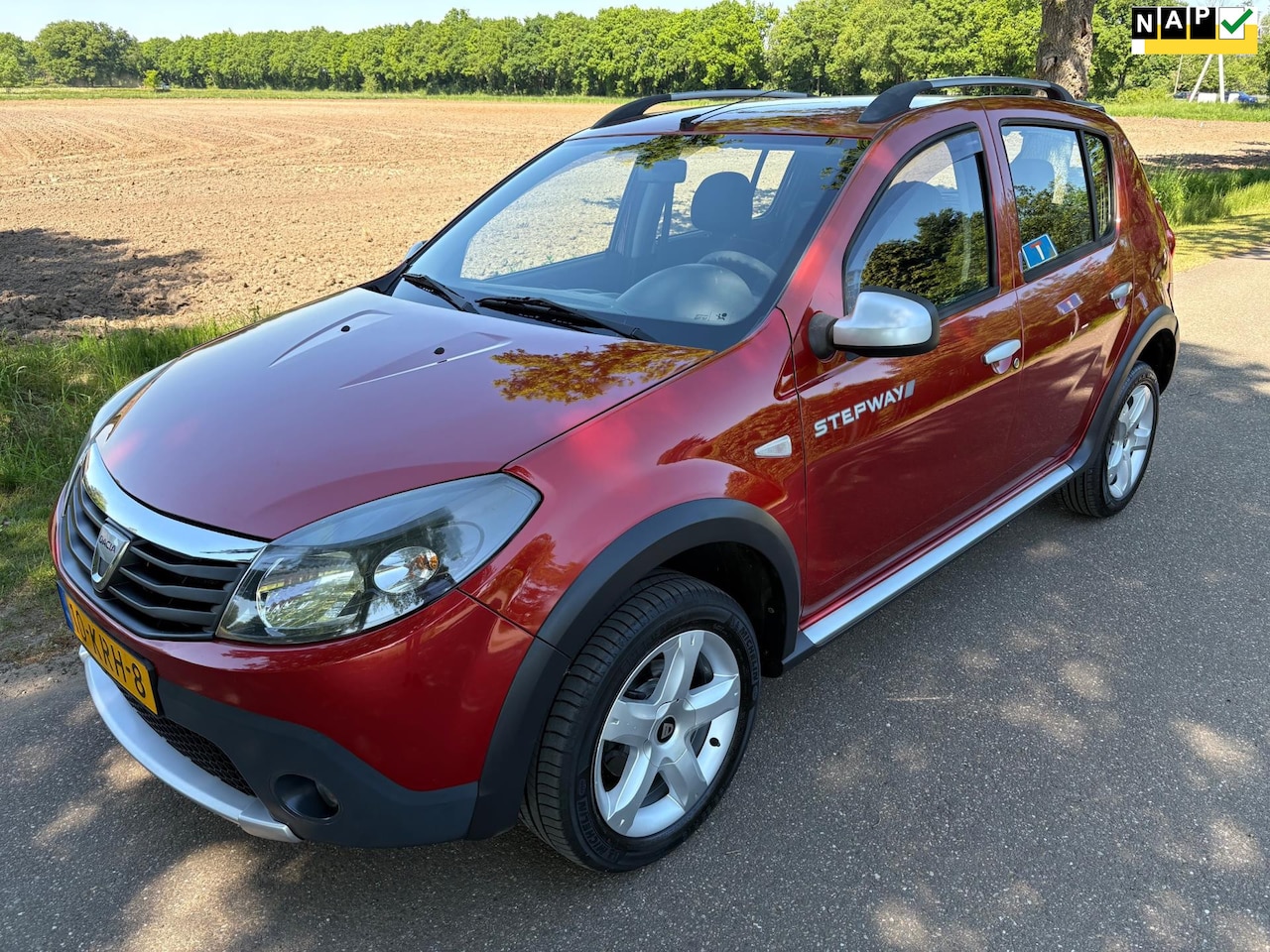 Dacia Sandero Stepway - 1.6 Airco/Nw APK/Lm/Elektr ramen - AutoWereld.nl