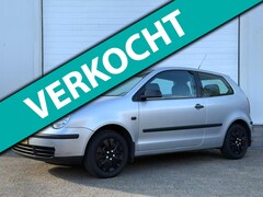 Volkswagen Polo - 1.4-16V Navi Carplay Airco Cruise Control Elektrische ramen NAP APK