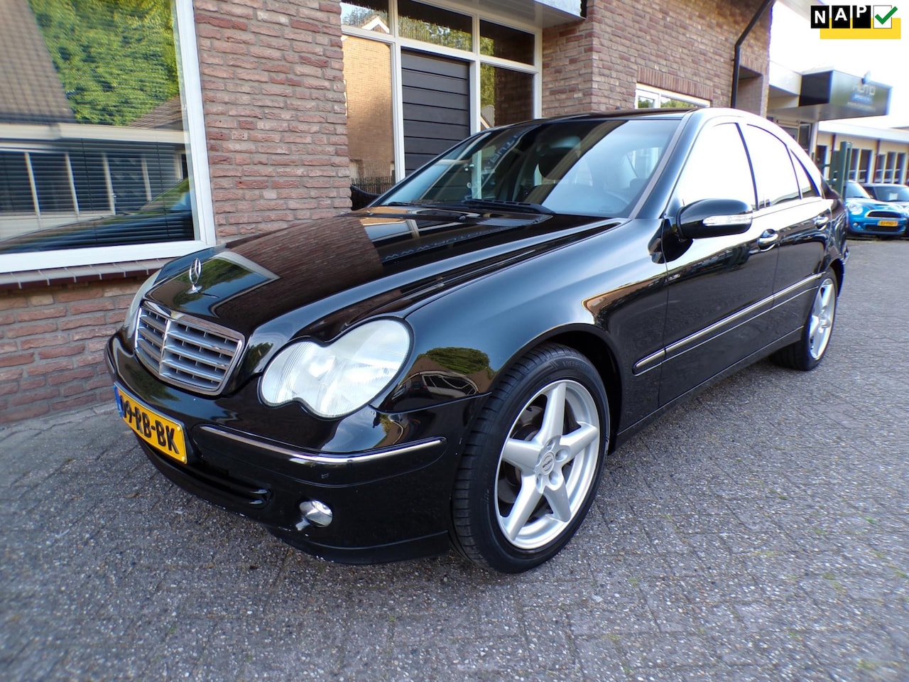 Mercedes-Benz C-klasse - 180 K. Elegance Automaat / Airco / Navi - AutoWereld.nl