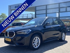 BMW X1 - sDrive18i 140 pk Automaat Executive Panoramadak Navi Prof Leer Head Up Camera DAB Stoelver