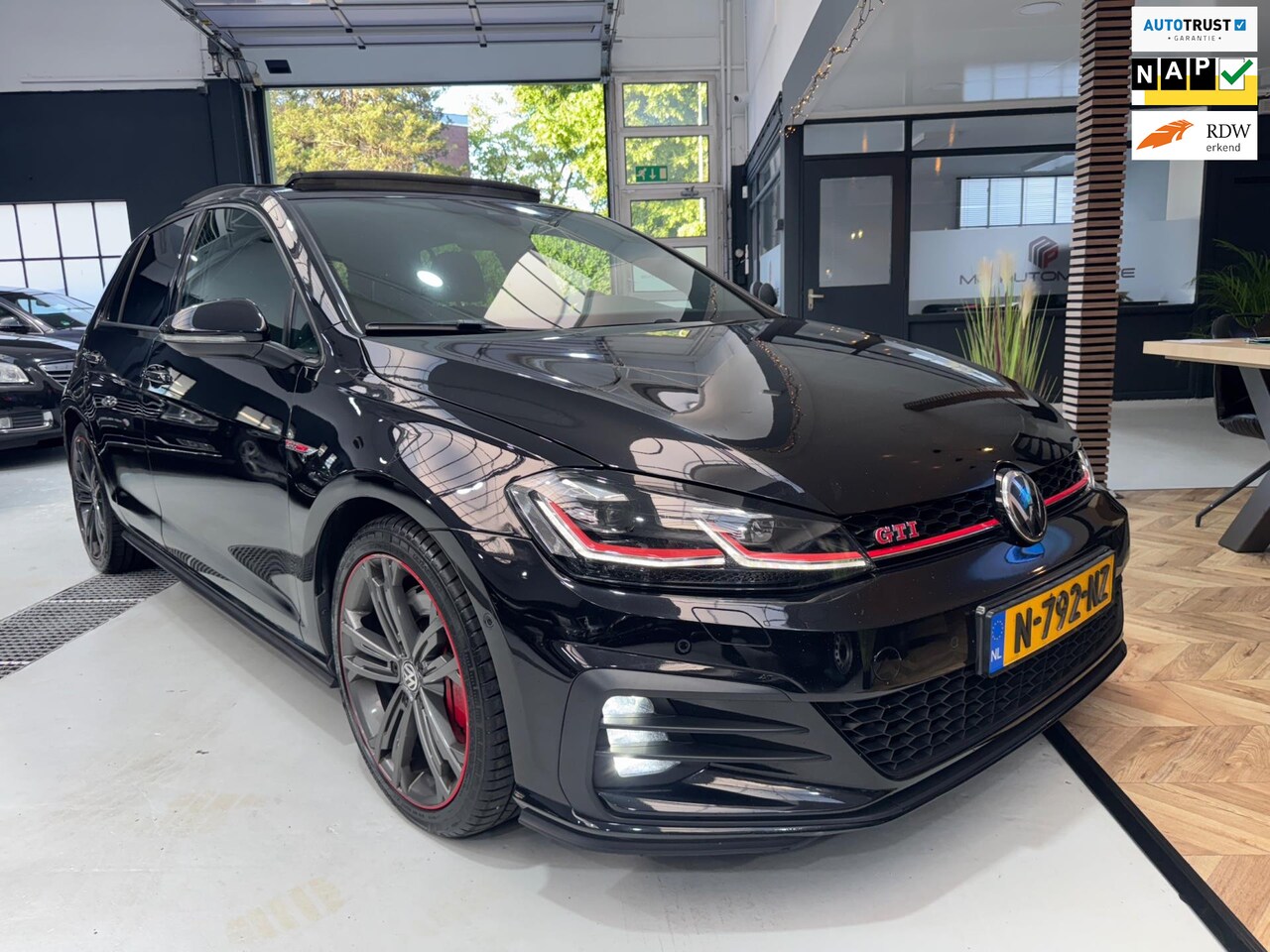 Volkswagen Golf - 2.0 TSI GTI Performance|PANO|KEYLESS|ACC|FULL OP - AutoWereld.nl