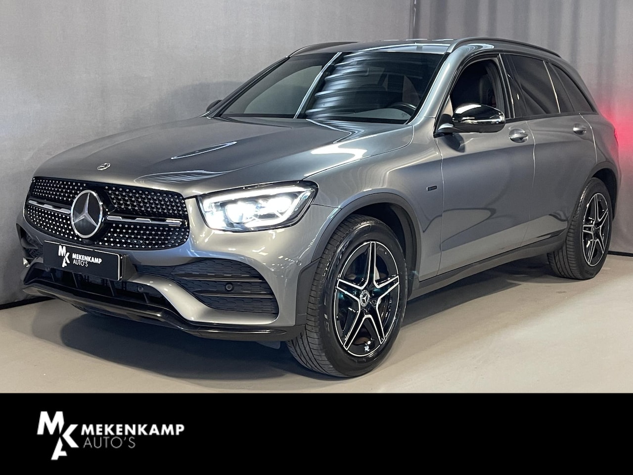 Mercedes-Benz GLC-klasse - 300e 4MATIC AMG Line 19"/Luchtvering/Trekhaak/Burmester/Keyless/Stoelverwarming/Matrix LED - AutoWereld.nl