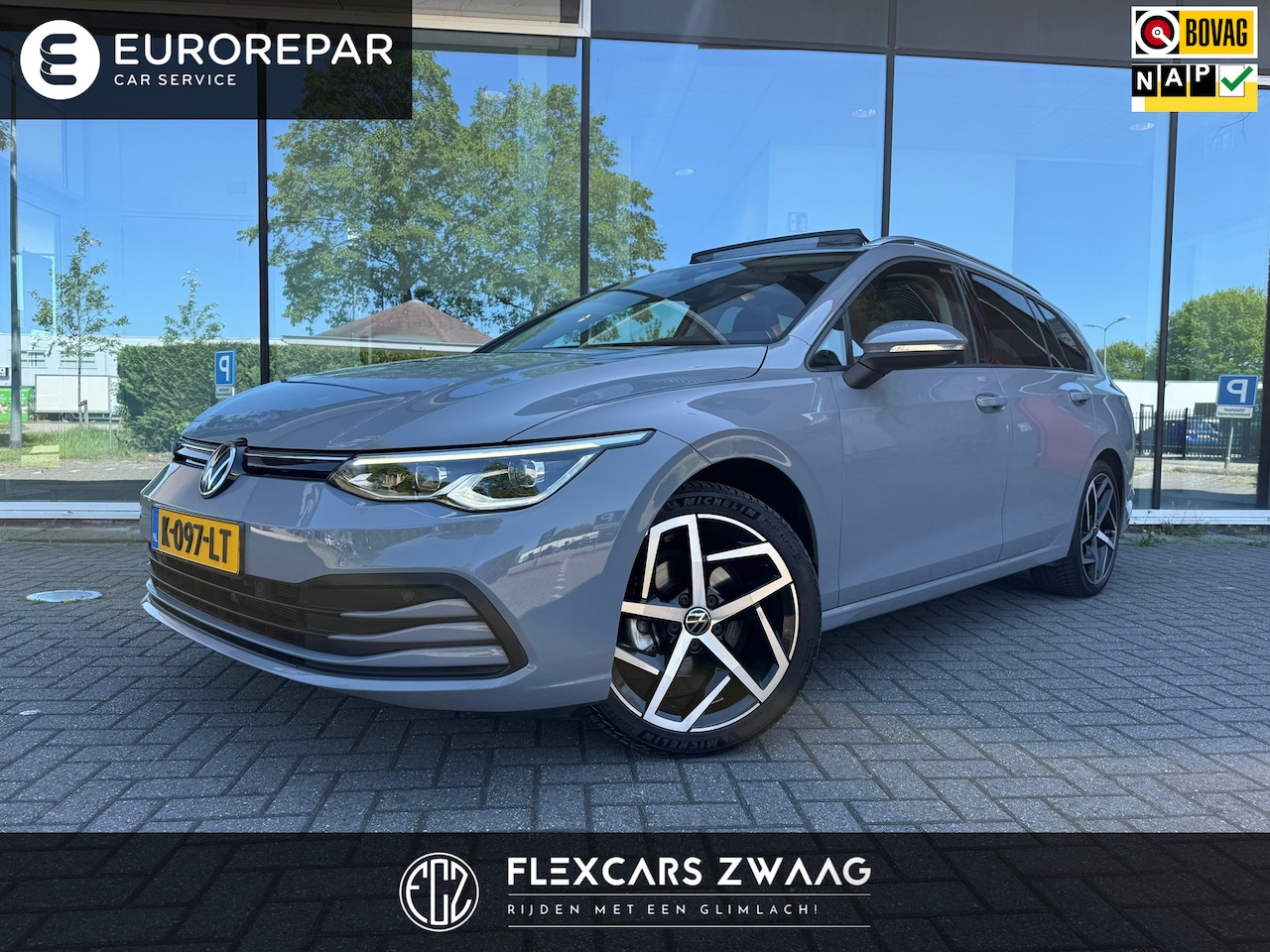 Volkswagen Golf Variant - 1.0 eTSI Life - Automaat - Navi - Panoramadak - Trekhaak - Org.NL - AutoWereld.nl