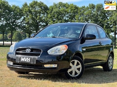 Hyundai Accent - 1.4i Dynamic - Airco - 100.000 KM - 3DRS - OrigNL - NAP