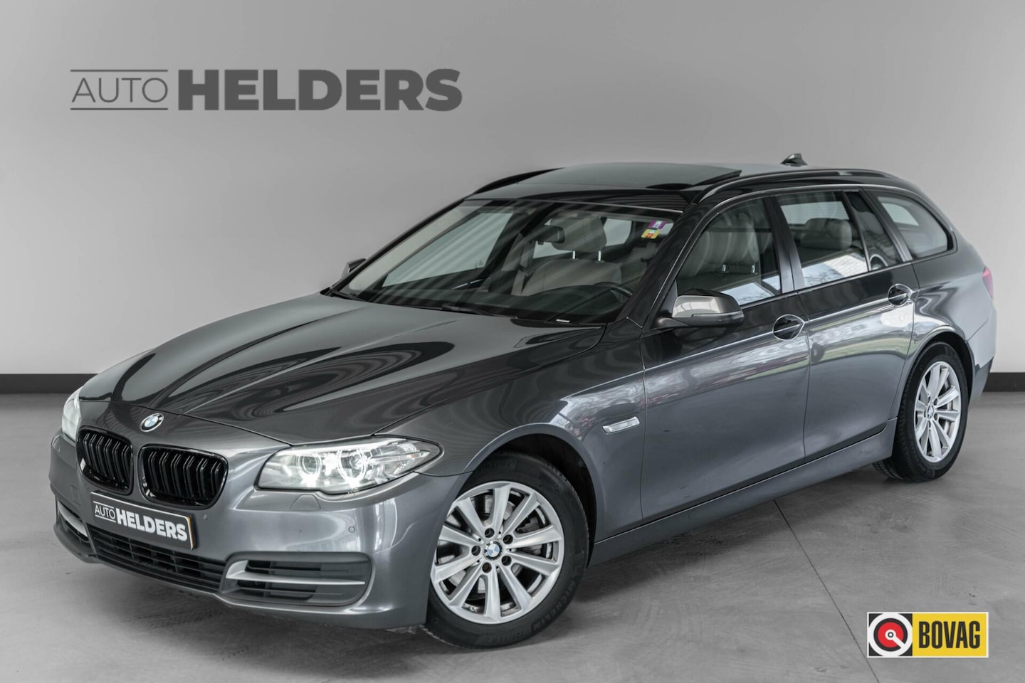 BMW 5-serie Touring - 520d Luxury Edition Panorama Leder - AutoWereld.nl