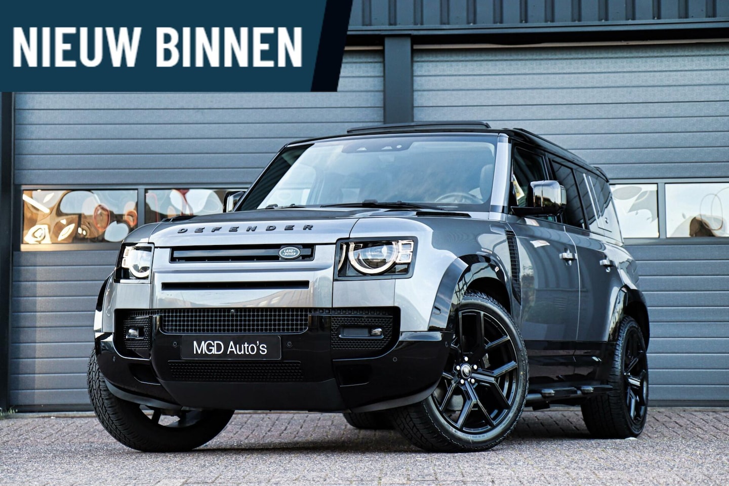 Land Rover Defender 110 - 2.0 P400e 110 S Black Pack /PANODAK/LUCHTVERING/HUD/360 CAMERA/MERIDIAN/22 INCH! - AutoWereld.nl