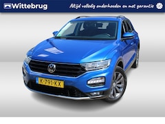 Volkswagen T-Roc - 1.0 TSI 115pk Style / Trekhaak / Camera / Donker Glas / Navigatie / 17" LMV