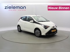 Toyota Aygo - 1.0 VVT-I X-Play 5 Deurs - Carplay, Camera