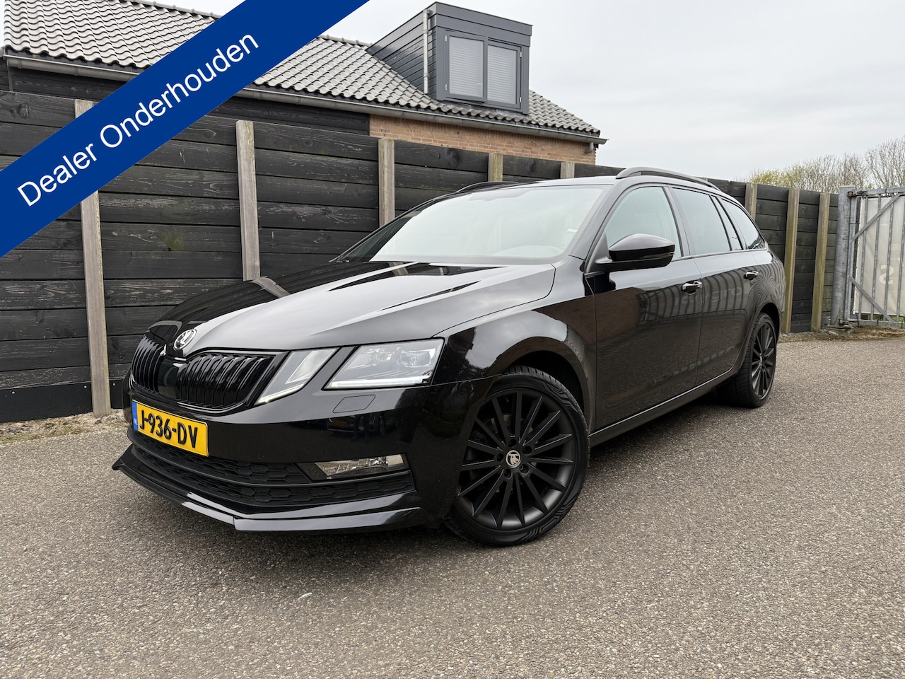 Skoda Octavia Combi - 1.5 TSI Greentech Sport Business dealer onderhouden - AutoWereld.nl