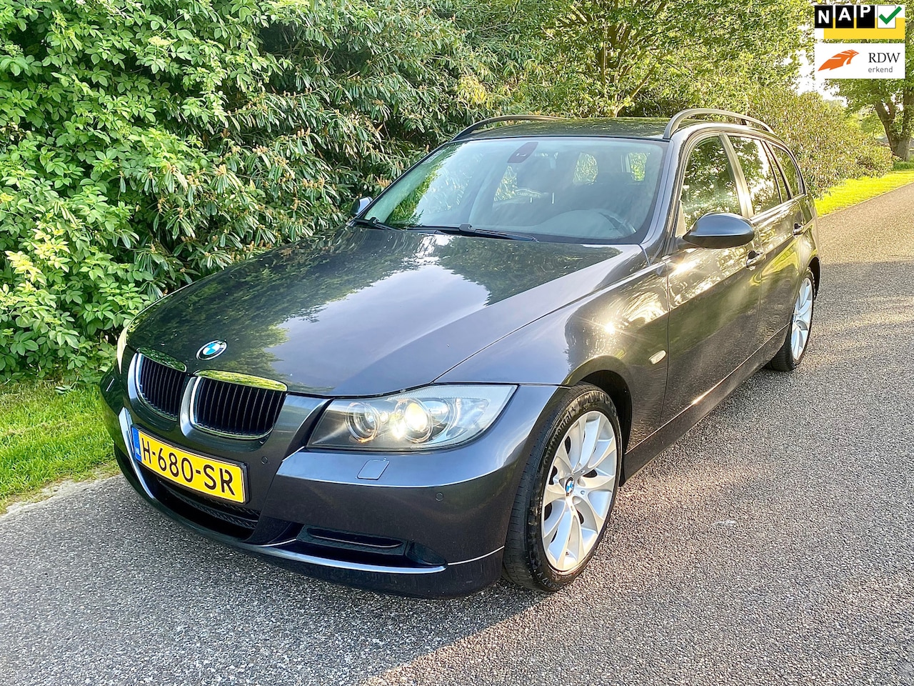 BMW 3-serie Touring - 320i 320i - AutoWereld.nl