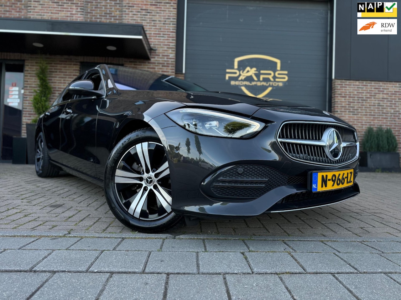 Mercedes-Benz C-klasse - 180 Luxury Line Automaat 170PK zeer nette Dealer Garantie - AutoWereld.nl