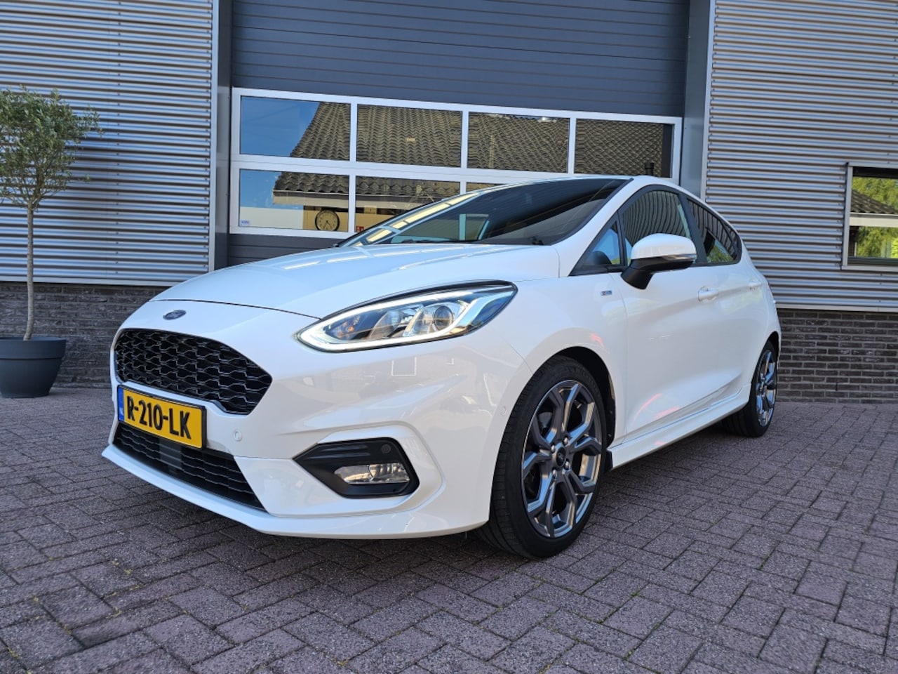 Ford Fiesta - 1.0 EcoB.Hy. | ST-line | NAV | AIRC - AutoWereld.nl