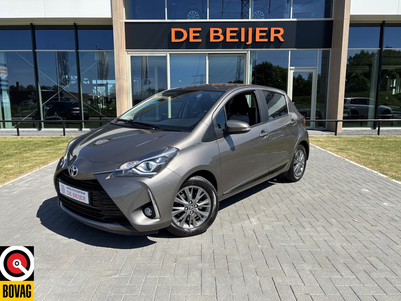 Toyota Yaris - 1.5 VVT-i Comfort Camera I Airco I Sportvelgen - AutoWereld.nl