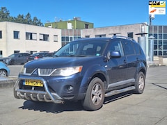 Mitsubishi Outlander - €5498, -2.4 Inspire 2WD Apk Trekhaak Airco