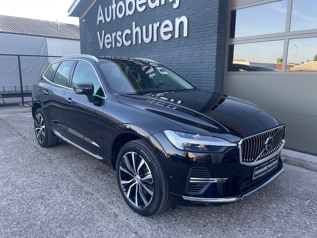 Volvo XC60 - 2.0 T6 Plug-in hybrid AWD Ultimate Bright pano head up long range - AutoWereld.nl