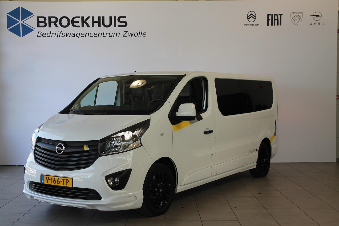 Opel Vivaro - L2H1 145 pk Irmscher Sport 165/200 Limited Edition | Airco | Cruise control | Lichtmetalen - AutoWereld.nl