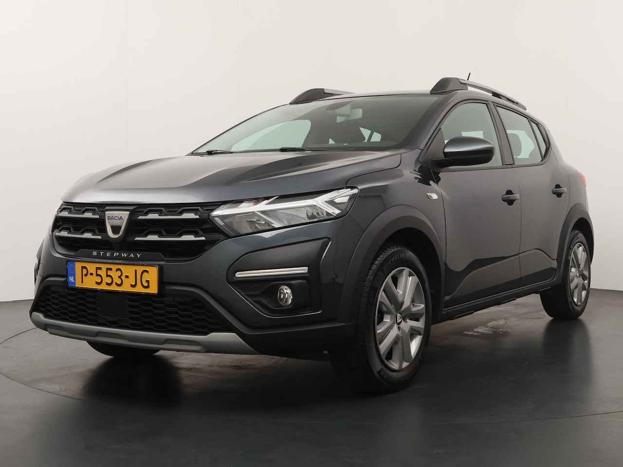 Dacia Sandero Stepway - 1.0 TCe 100 Bi-Fuel Comfort Parkeercamera | Climate Control | Trekhaak - AutoWereld.nl