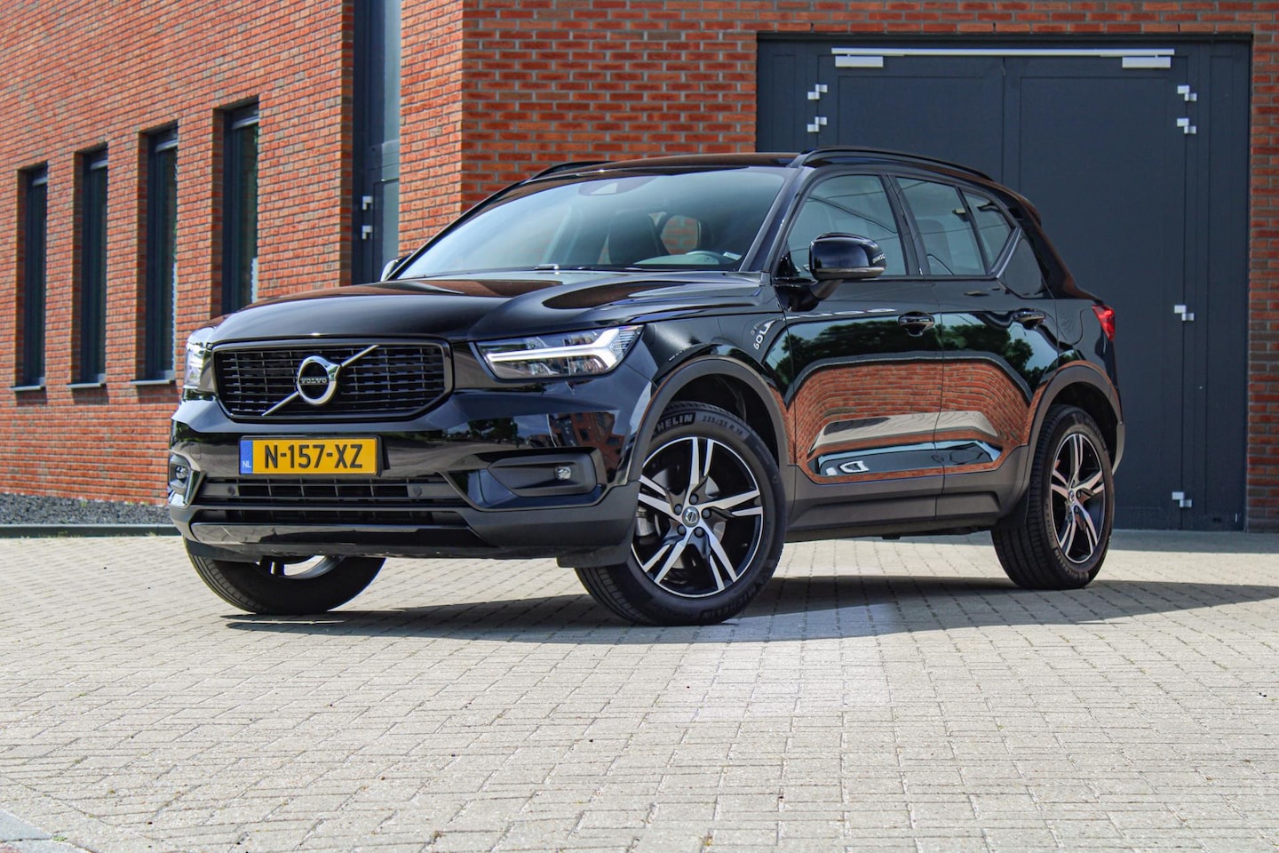 Volvo XC40 - 2.0 T4 R-Design | Harman Kardon | Camera | Trekhaak - AutoWereld.nl