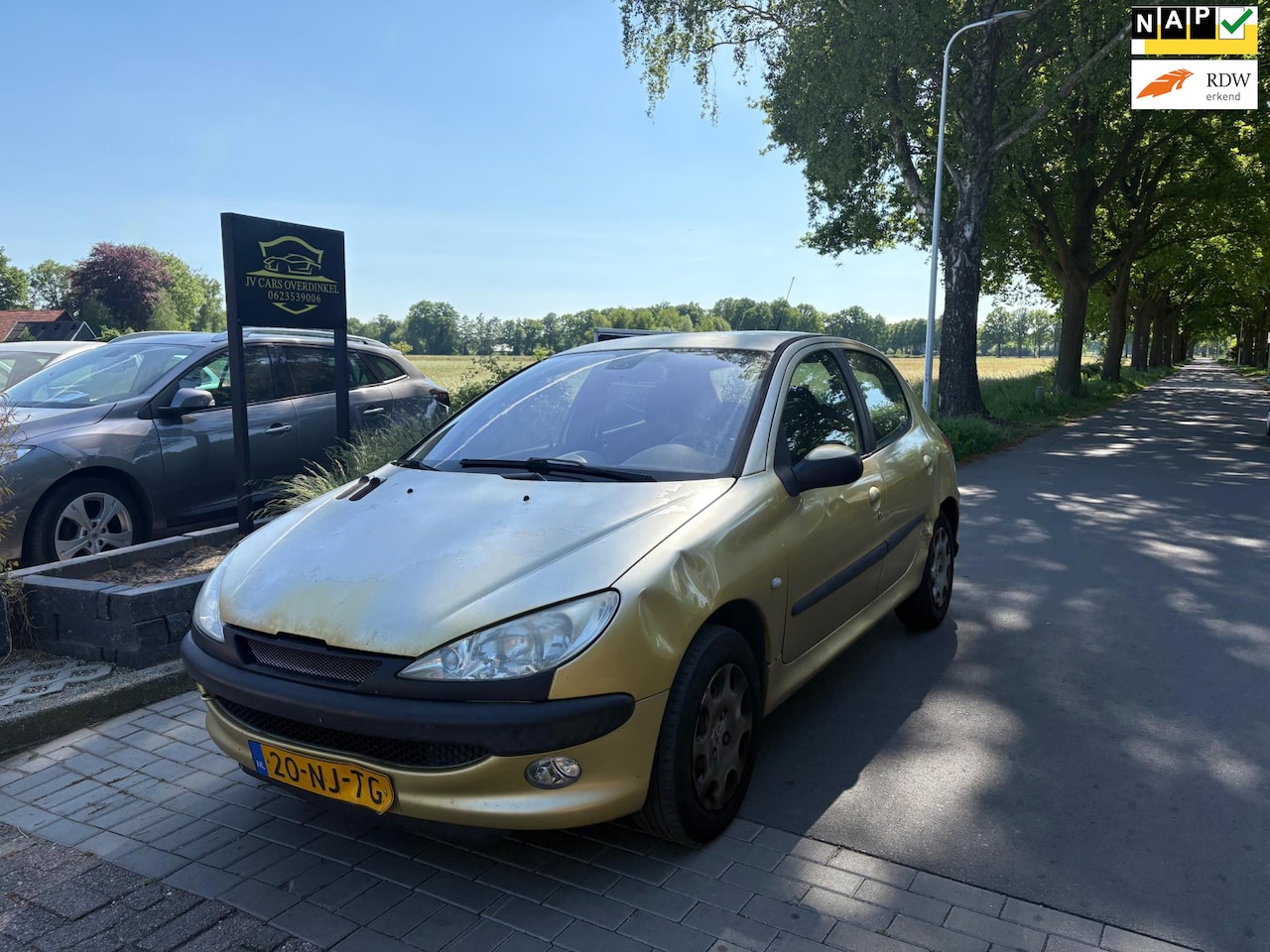 Peugeot 206 - 1.6-16V Gentry 1.6-16V Gentry,AIRCO,ELEKT PAKKET,CENTRALE DEURVERGRENDELING,MET APK - AutoWereld.nl