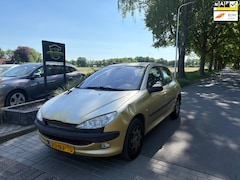 Peugeot 206 - 1.6-16V Gentry, AIRCO, ELEKT PAKKET, CENTRALE DEURVERGRENDELING, MET APK