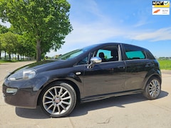 Fiat Punto Evo - 0.9 TwinAir Sport/ clima/ navi/ 78.000 km ( NAP)