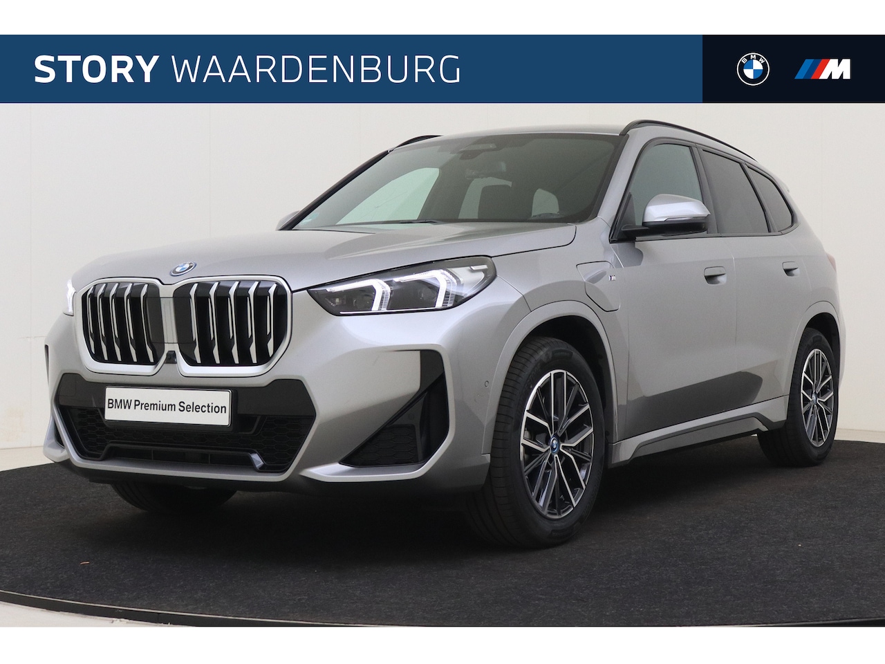 BMW X1 - xDrive30e High Executive M Sport Automaat / Trekhaak / Sportstoelen / Adaptieve LED / Comf - AutoWereld.nl