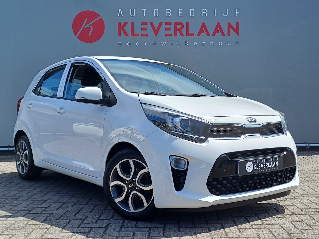 Kia Picanto - 1.0 CVVT First Edition | CAMERA | APPLE CARPLAY/ ANDROID AUTO | AIRCO | ALL SEASON BANDEN - AutoWereld.nl