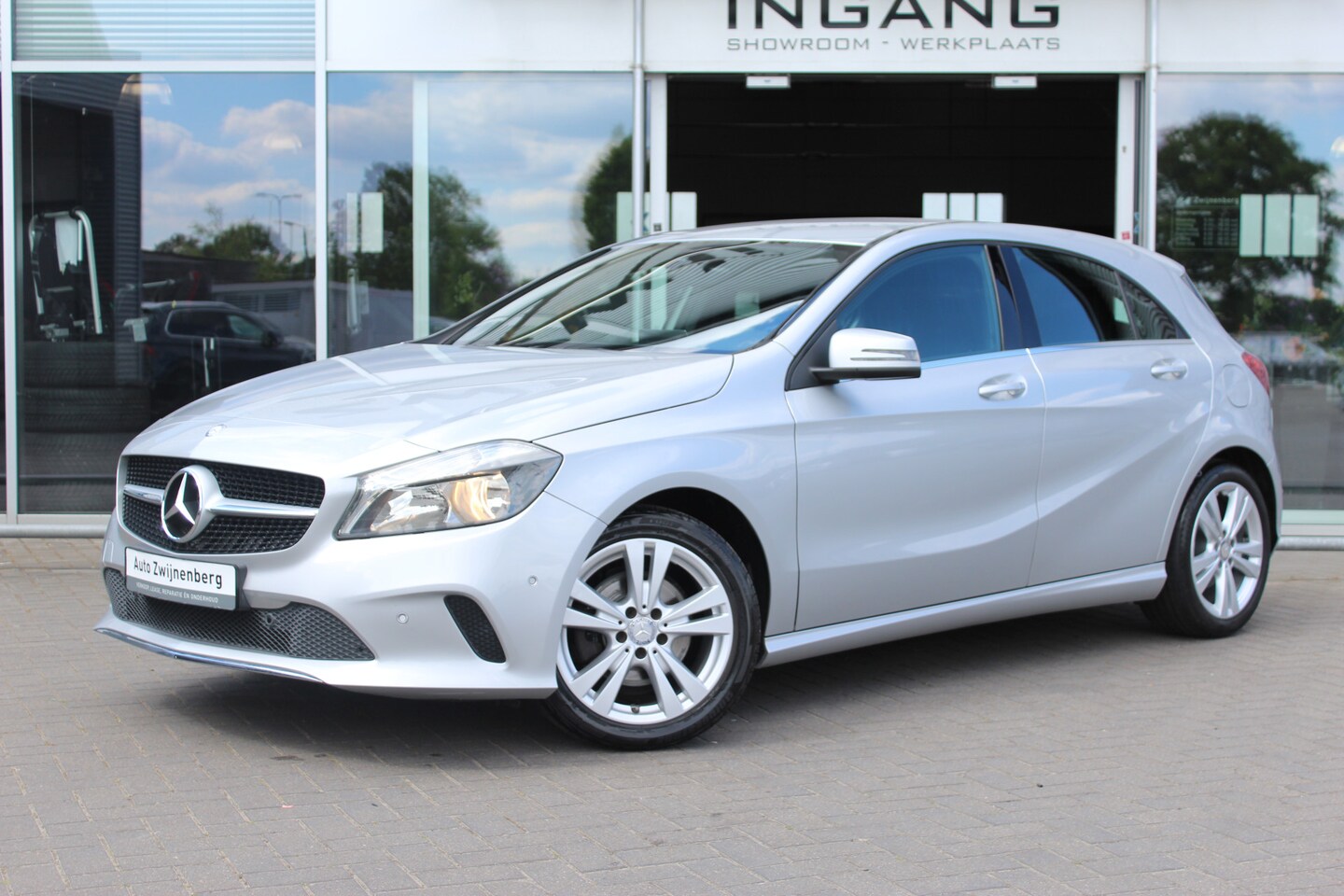 Mercedes-Benz A-klasse - 180 Aut. Urban | Cruise | Stoelverwarming | - AutoWereld.nl