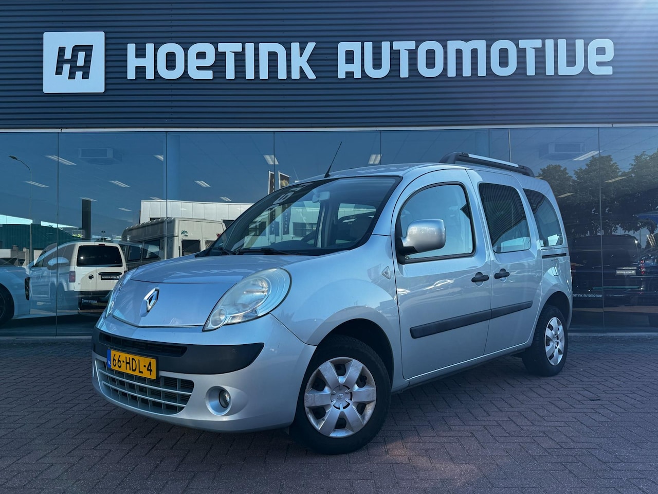 Renault Kangoo Family - 1.6-16V Privilège | Trekhaak | NAP - AutoWereld.nl
