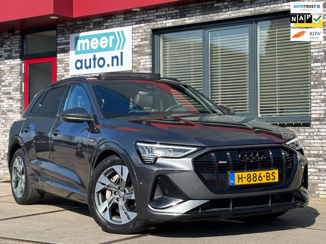 Audi e-tron - S- LINE l PANO l SFEER l CARPLAY l ACC l ORG.NL l LUCHTVERING l ORG.NL l DEALER ONDERHOUDE - AutoWereld.nl