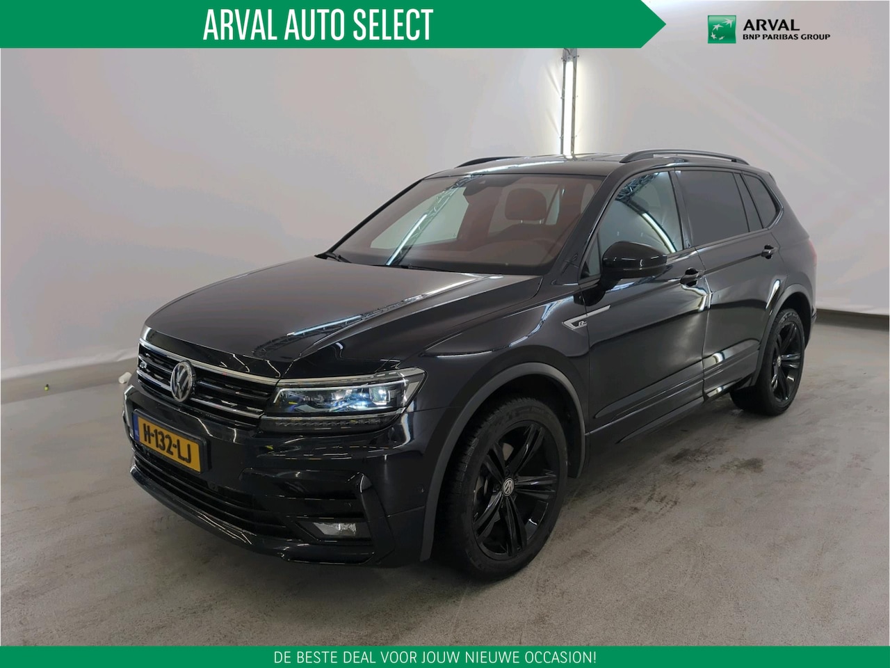 Volkswagen Tiguan Allspace - 1.5 TSI 150pk Automaat Highline Business R-Line 7 Persoons | Trekhaak | Camera | Winter & - AutoWereld.nl
