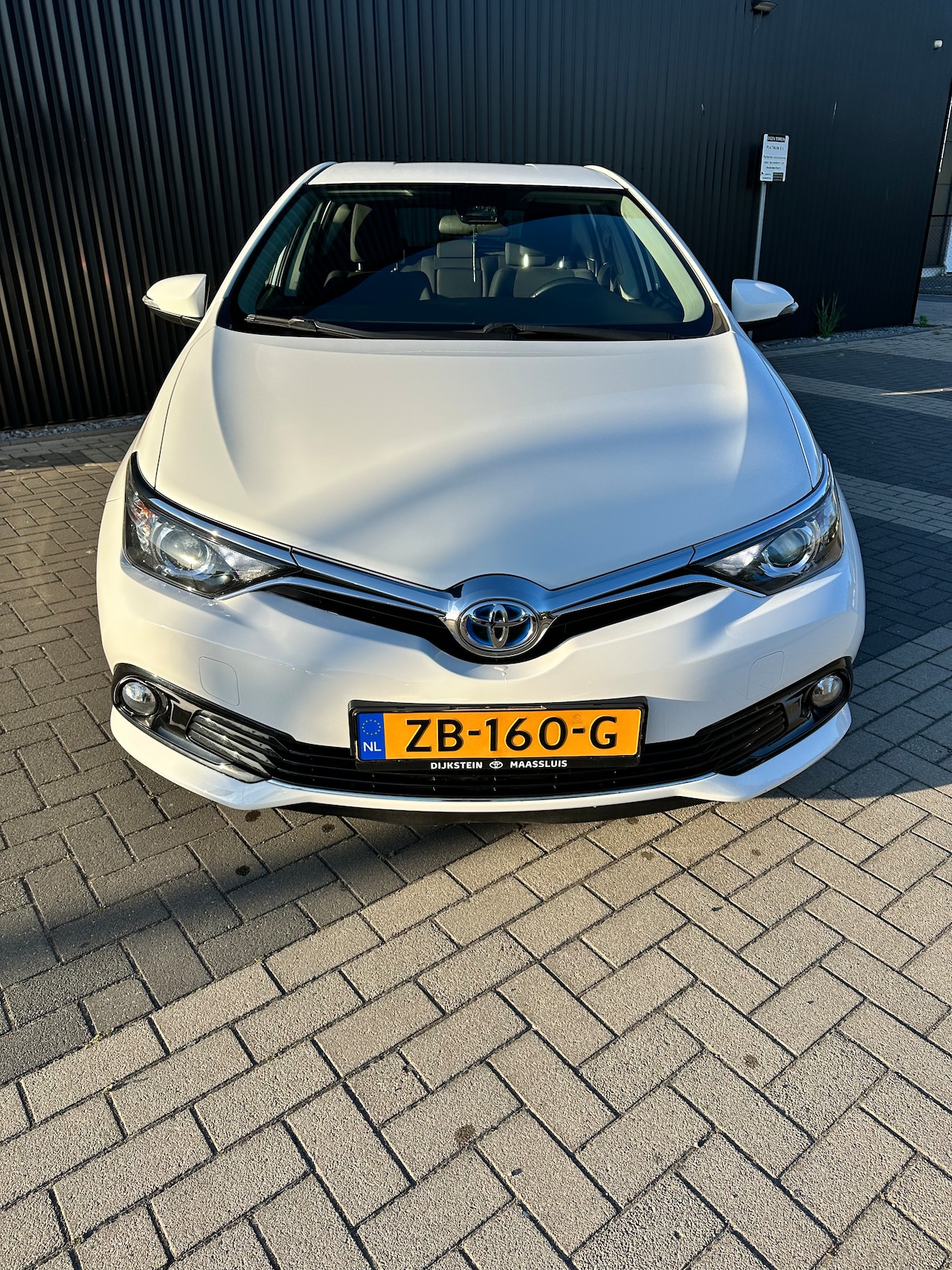 Toyota Auris - 1.8 Hybrid Energy achteruitrijcamera parkeersensoren navigatie - AutoWereld.nl