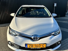 Toyota Auris - 1.8 Hybrid Energy achteruitrijcamera parkeersensoren navigatie