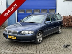 Volvo V70 - 2.4 140PK APK/Airco/handgeschakeld