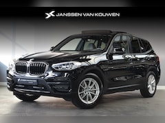 BMW X3 - xDrive30e Executive / Sfeerverlichting / Panoramadak / Elek. Trekhaak / Apple Carplay