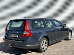 Volvo V70 - 2.4D Kinetic | Nieuw Binnen | Automaat | Leder | Trekhaak