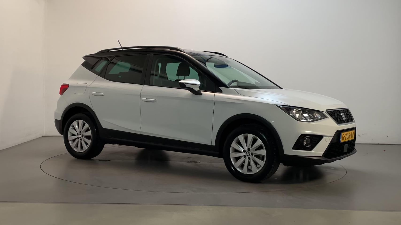 Seat Arona - 1.0 TSI Style Business Intense Adaptive Cruise Camera Navigatie Climate Control - AutoWereld.nl